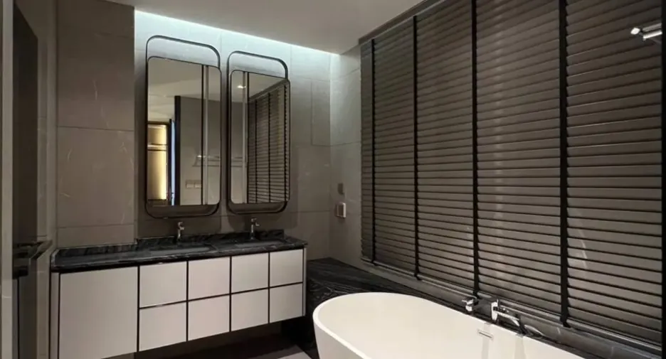 For sale 3 bedrooms condo in Watthana, Bangkok