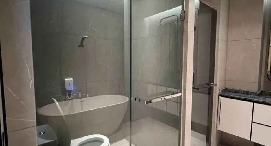For sale 3 bedrooms condo in Watthana, Bangkok