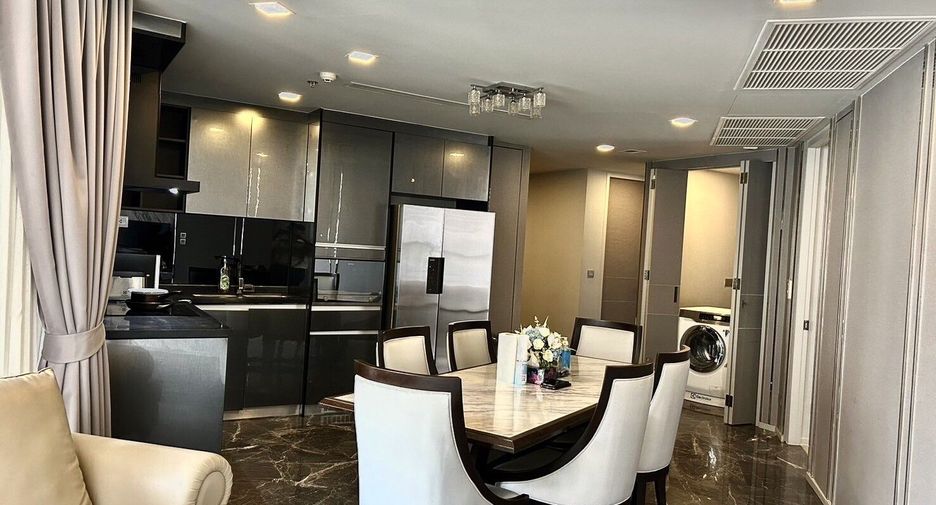 For sale 3 bedrooms condo in Watthana, Bangkok
