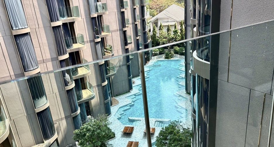 For sale 3 bedrooms condo in Watthana, Bangkok