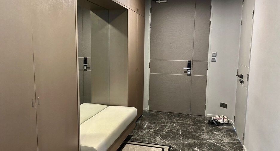 For sale 3 bedrooms condo in Watthana, Bangkok