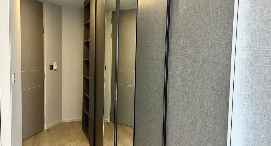 For sale 3 bedrooms condo in Watthana, Bangkok