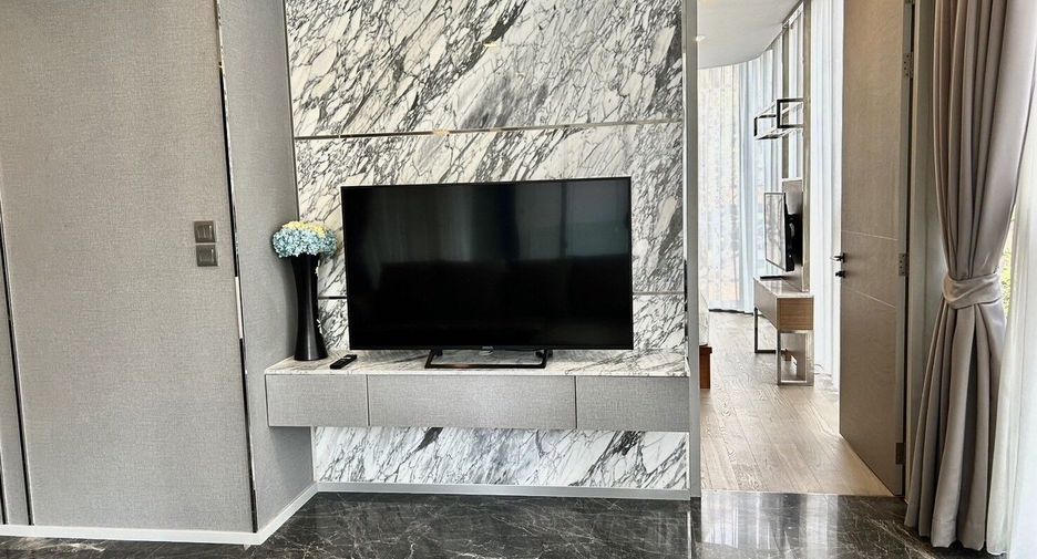 For sale 3 bedrooms condo in Watthana, Bangkok