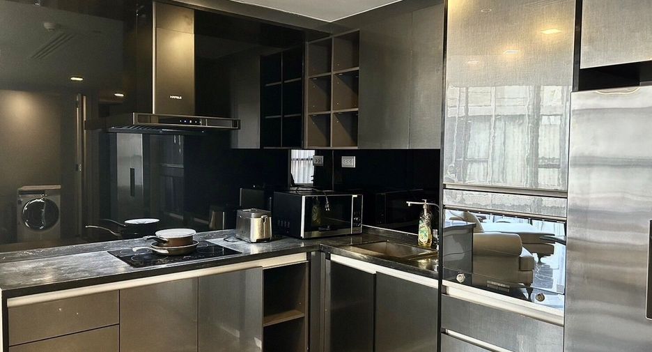 For sale 3 bedrooms condo in Watthana, Bangkok
