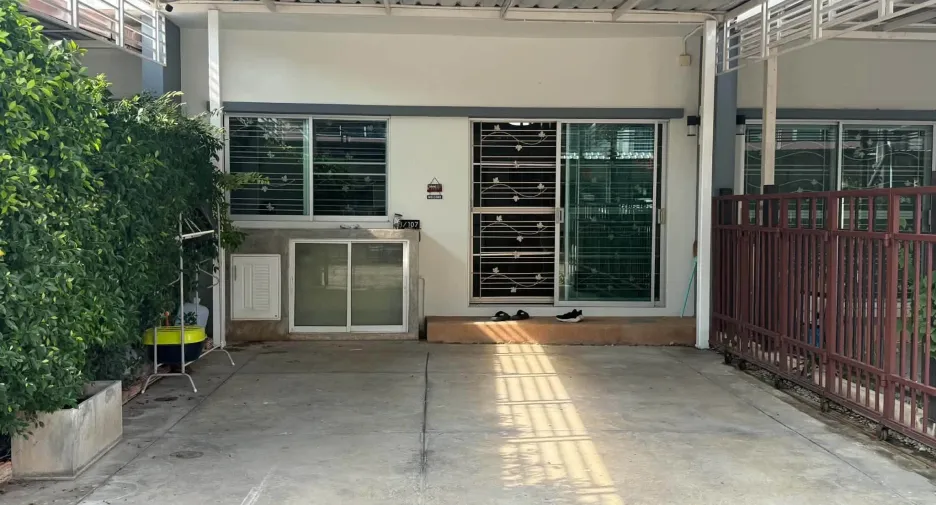 For rent 3 bedrooms townhouse in Mae Rim, Chiang Mai