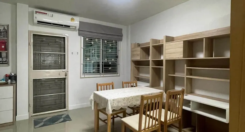 For rent 3 bedrooms townhouse in Mae Rim, Chiang Mai