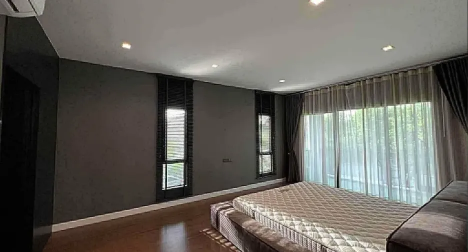 Haus zum Kauf mit 4 Zimmer in Bang Phli, Samut Prakan