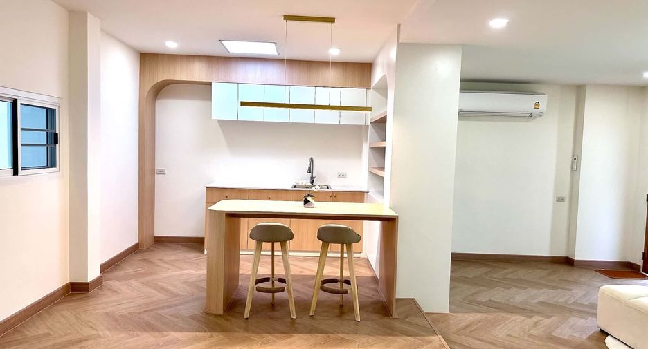 For sale 4 ベッドルーム house in San Kamphaeng, Chiang Mai