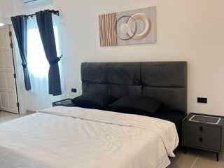 À vendre et à louer 6 chambres villa à Bang Lamung, Chonburi