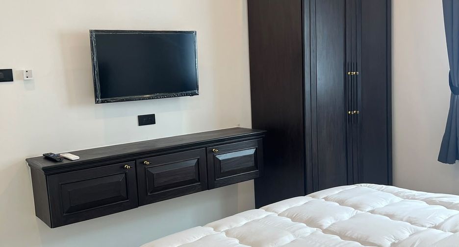 Villa en venta y en alquiler de 6 habitaciones en Bang Lamung, Chonburi