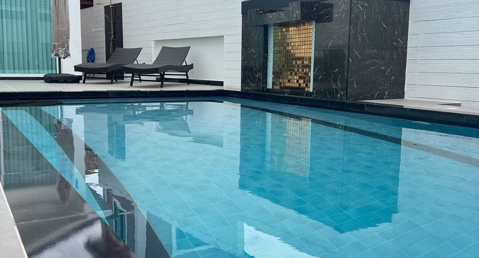 Villa en venta y en alquiler de 6 habitaciones en Bang Lamung, Chonburi