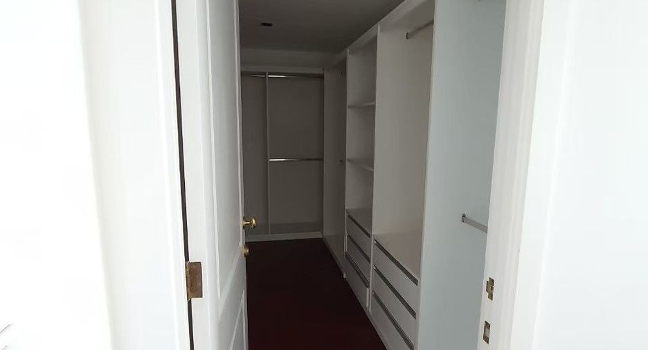 For rent 5 bedrooms condo in Pathum Wan, Bangkok