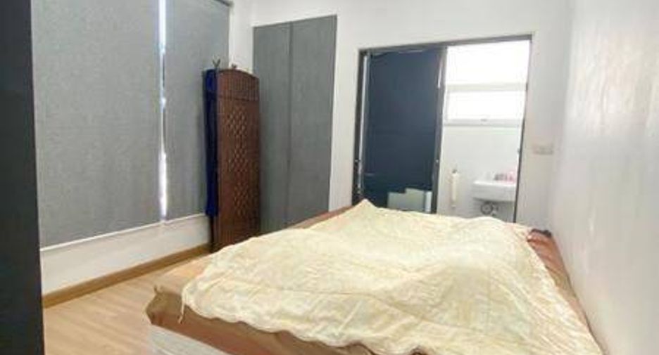 For sale 3 bedrooms condo in Ratchathewi, Bangkok