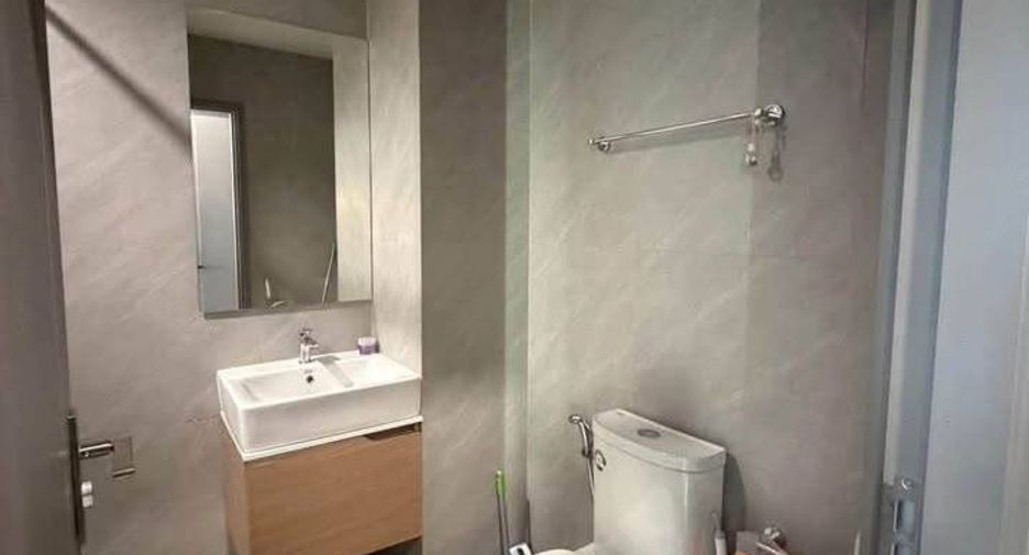 For sale 1 bed condo in Khlong Toei, Bangkok