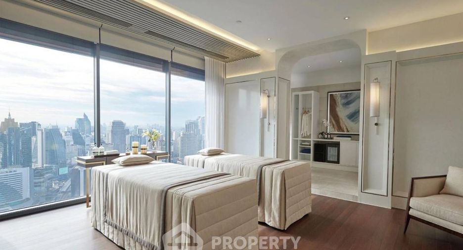 For sale 2 bedrooms condo in Khlong Toei, Bangkok