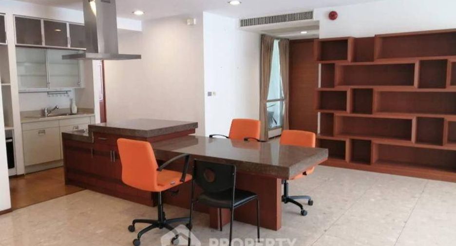 Продажа 3 спальни кондо в Кхлонг Тоеи, Бангкок
