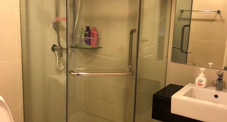 For rent and for sale 1 bed condo in Huai Khwang, Bangkok