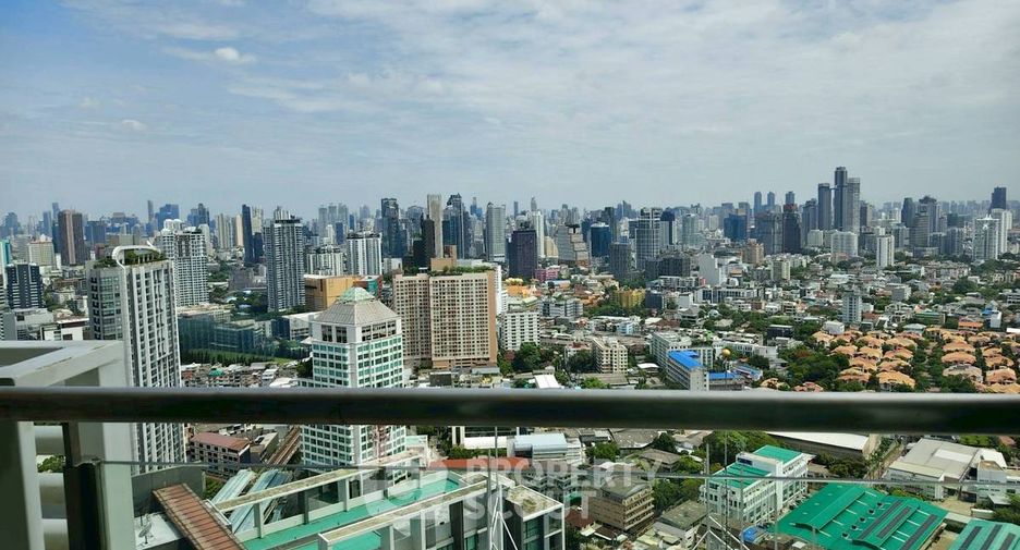 For rent 2 bedrooms condo in Khlong Toei, Bangkok