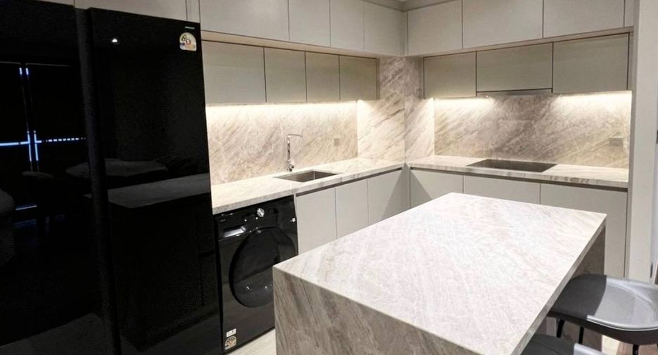 For rent 2 bedrooms condo in Khlong Toei, Bangkok