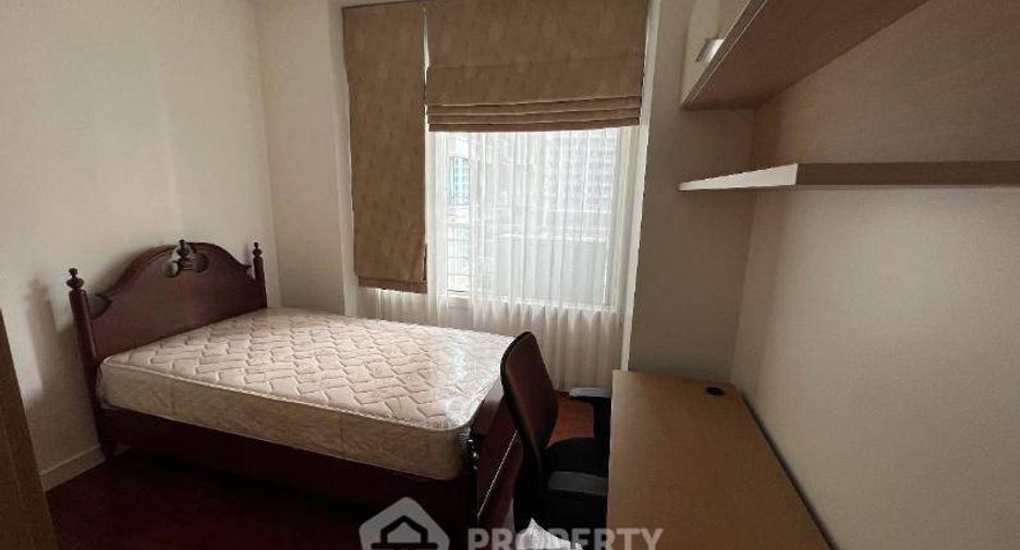For rent 3 bedrooms condo in Khlong Toei, Bangkok