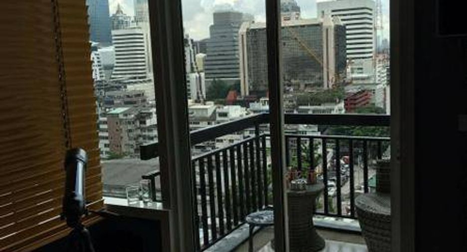 For rent 2 bedrooms condo in Pathum Wan, Bangkok