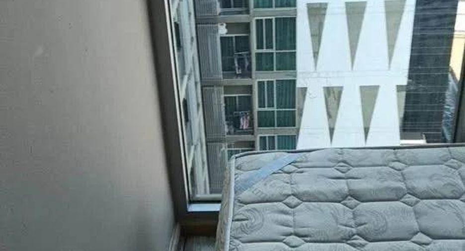 For rent 2 bedrooms condo in Huai Khwang, Bangkok