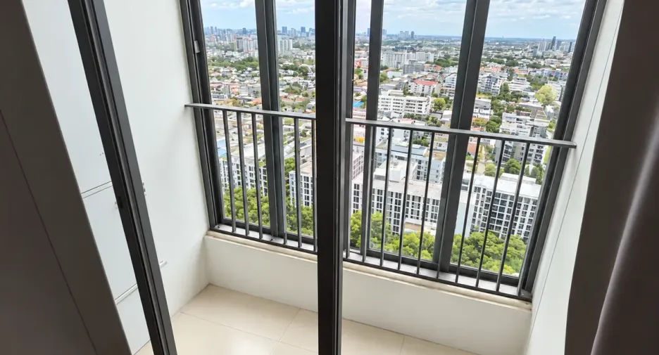 For sale 2 bedrooms condo in Phra Khanong, Bangkok