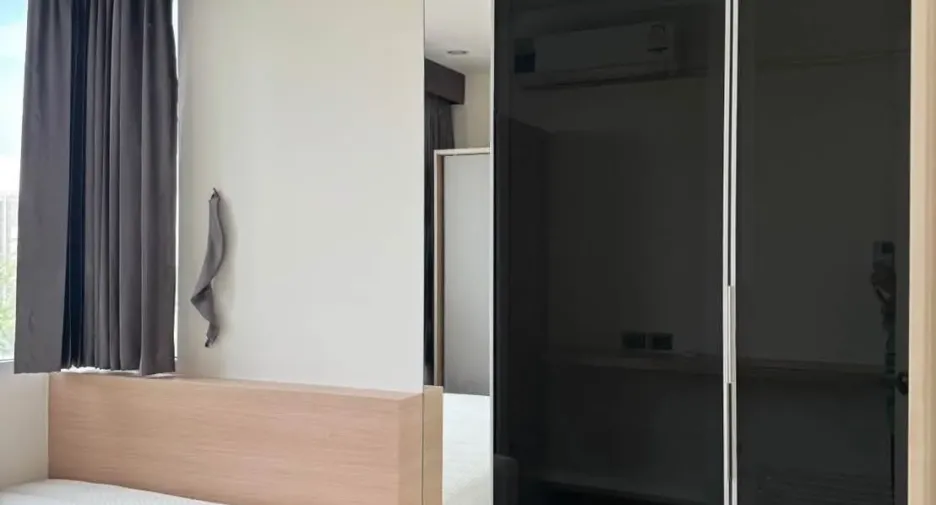 For rent 2 bedrooms condo in Huai Khwang, Bangkok