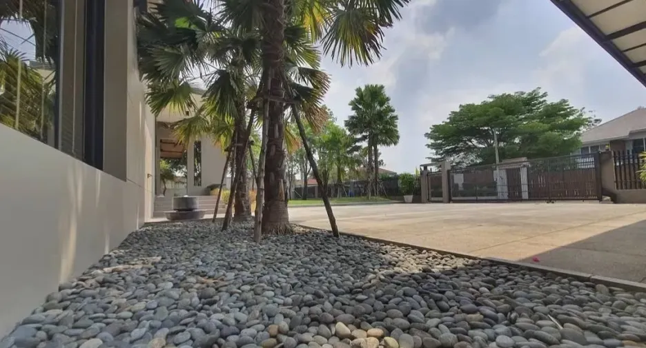 出售 4 卧室 独立屋 在 Khlong Sam Wa, 曼谷