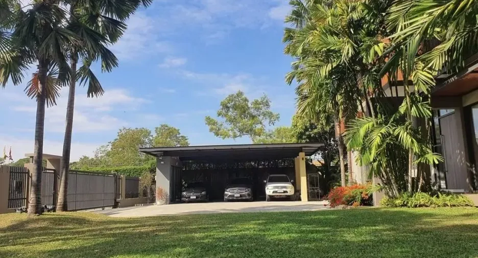 出售 4 卧室 独立屋 在 Khlong Sam Wa, 曼谷