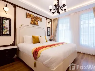 À louer 3 chambres maison de ville à Lat Phrao, Bangkok