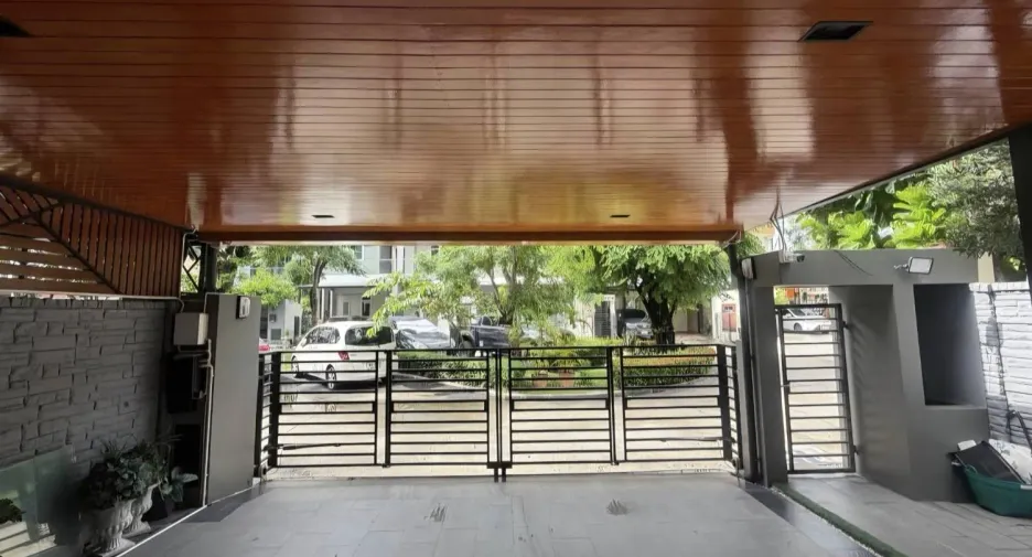 For sale 3 ベッドルーム townhouse in Wang Thonglang, Bangkok