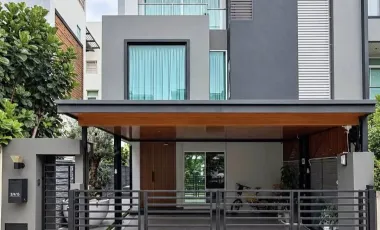 For sale 3 ベッドルーム townhouse in Wang Thonglang, Bangkok