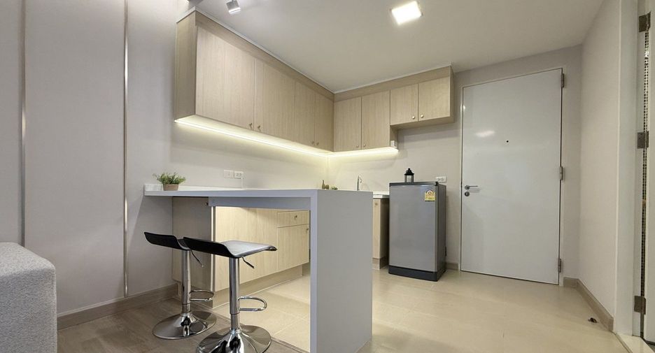 For sale 1 Beds condo in Bang Na, Bangkok