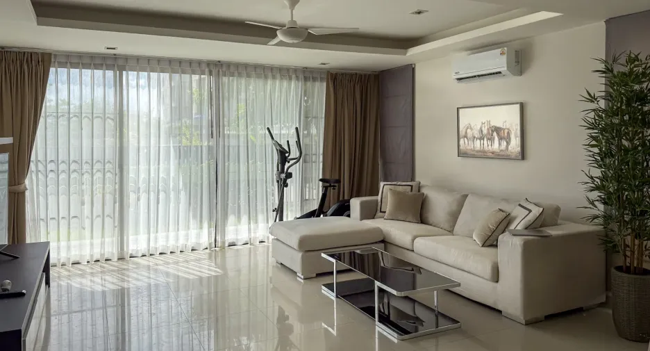 For sale and for rent 6 bedrooms villa in Thalang, Phuket