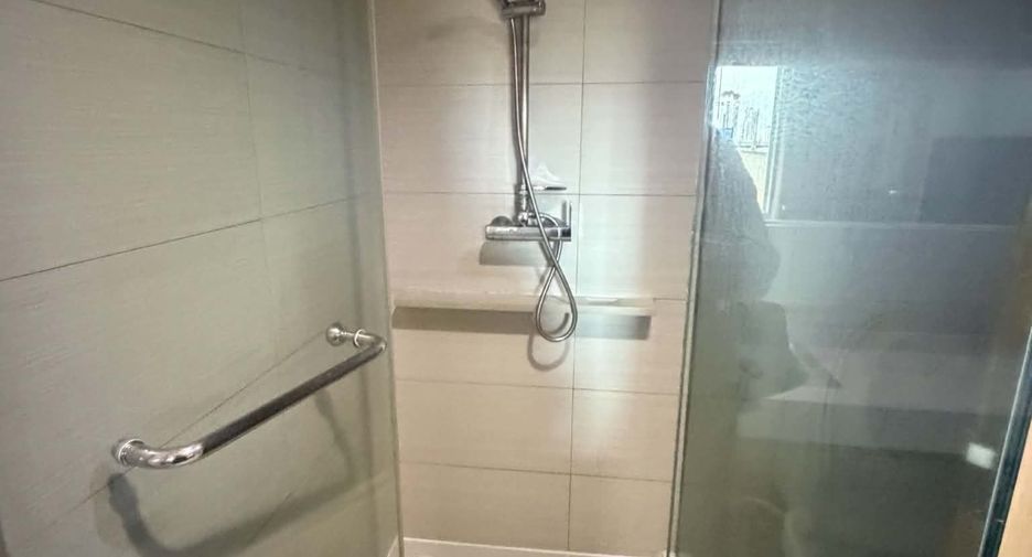Condo en alquiler de 1 habitaciones en Khlong Toei, Bangkok