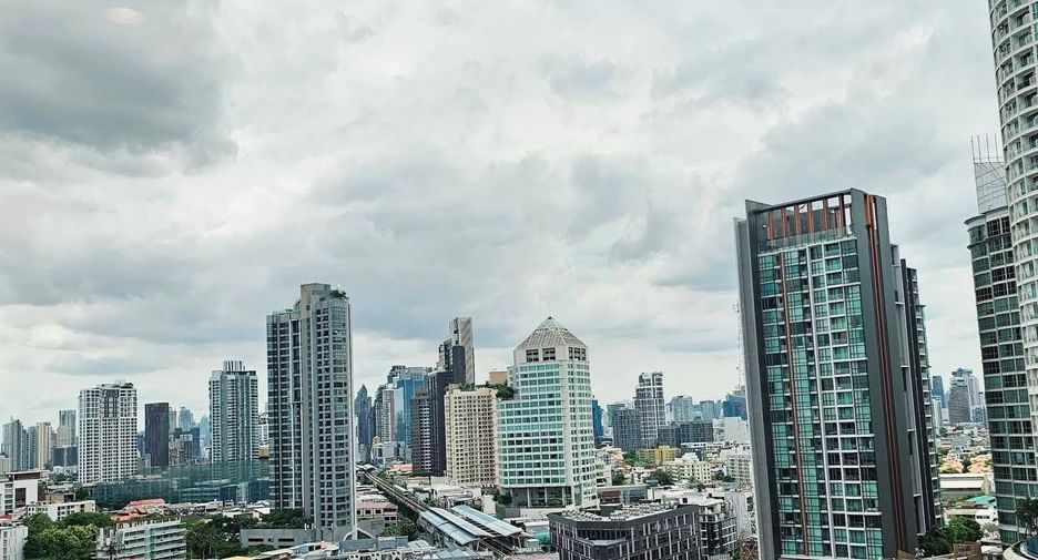 For rent 1 bed condo in Khlong Toei, Bangkok