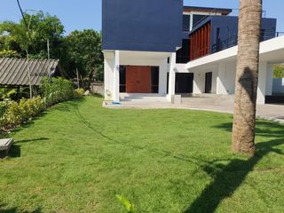 For rent 5 bedrooms house in Phra Khanong, Bangkok