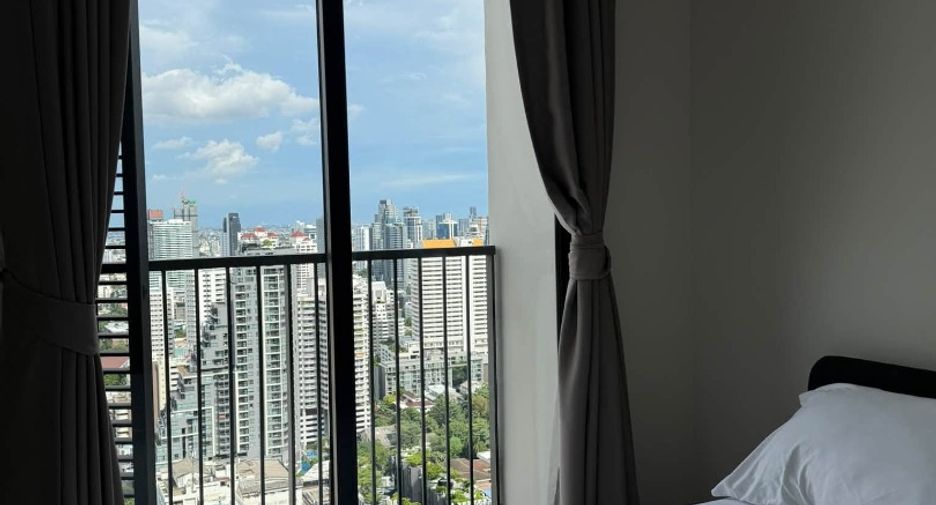 À louer 2 chambres condo à Watthana, Bangkok