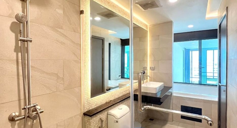 For rent 2 bedrooms condo in Bang Lamung, Chonburi