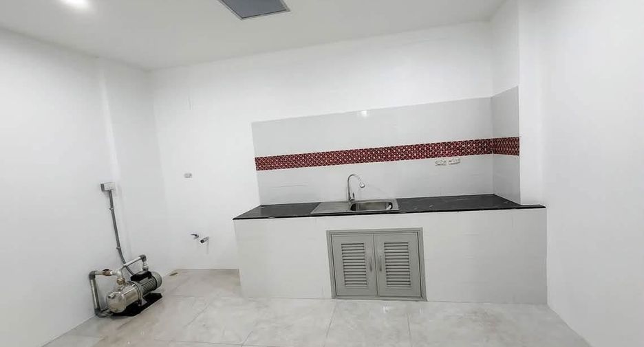 Продажа 2 спальни дом в Банг Ламунг, Чонбури