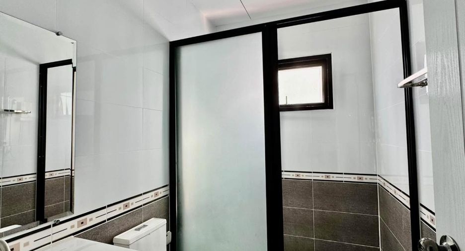 For rent 4 bedrooms house in Bang Lamung, Chonburi