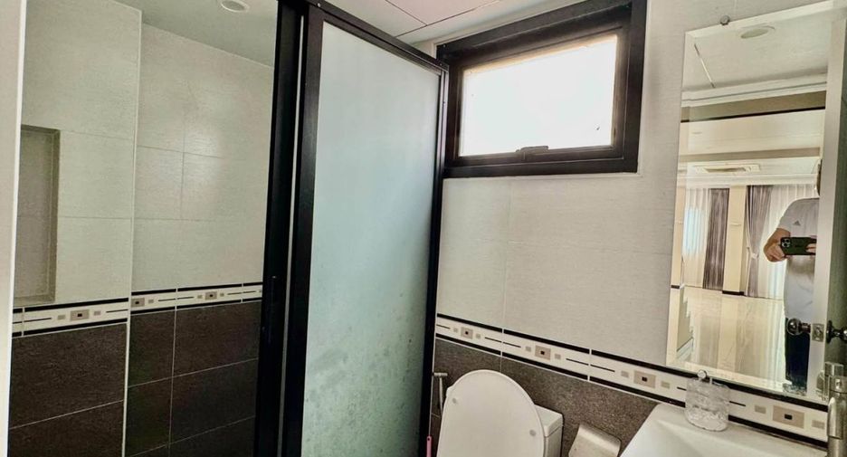 For rent 4 bedrooms house in Bang Lamung, Chonburi