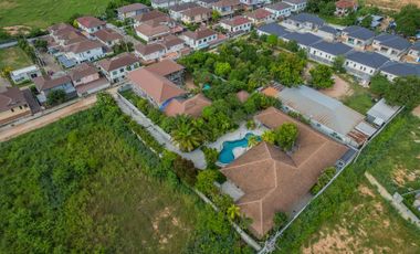 Casa en venta de 4 habitaciones en Bang Lamung, Chonburi