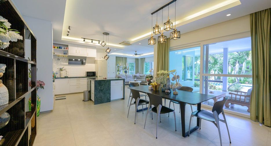 Casa en venta de 4 habitaciones en Bang Lamung, Chonburi