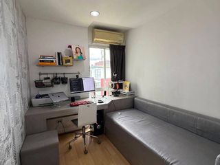 À louer 1 chambre condo à Phra Khanong, Bangkok