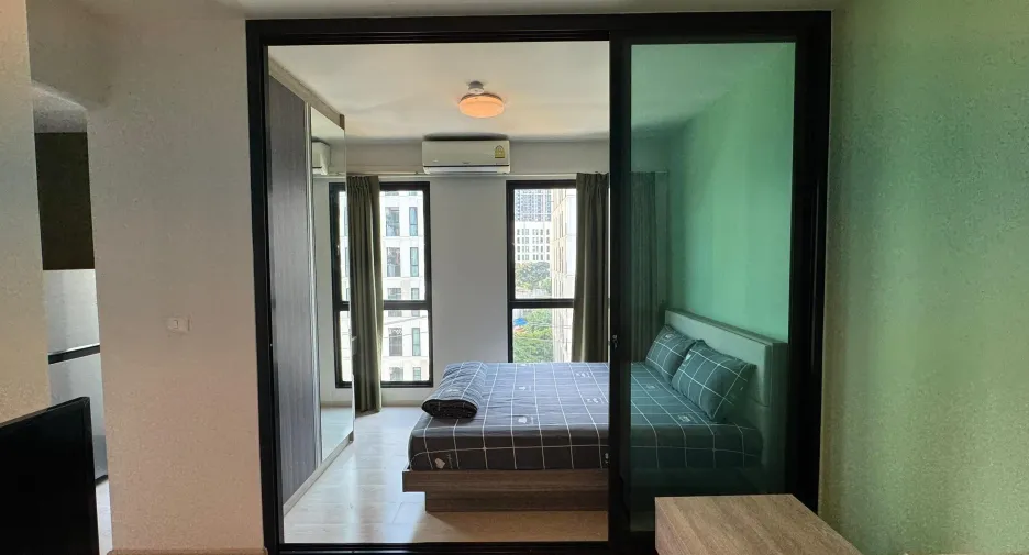 For rent studio condo in Mueang Samut Prakan, Samut Prakan