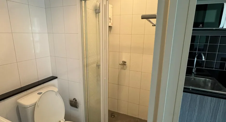 For rent studio condo in Mueang Samut Prakan, Samut Prakan