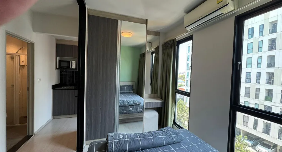 For rent studio condo in Mueang Samut Prakan, Samut Prakan
