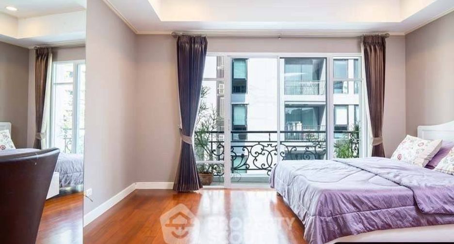 For sale 3 bedrooms condo in Khlong Toei, Bangkok